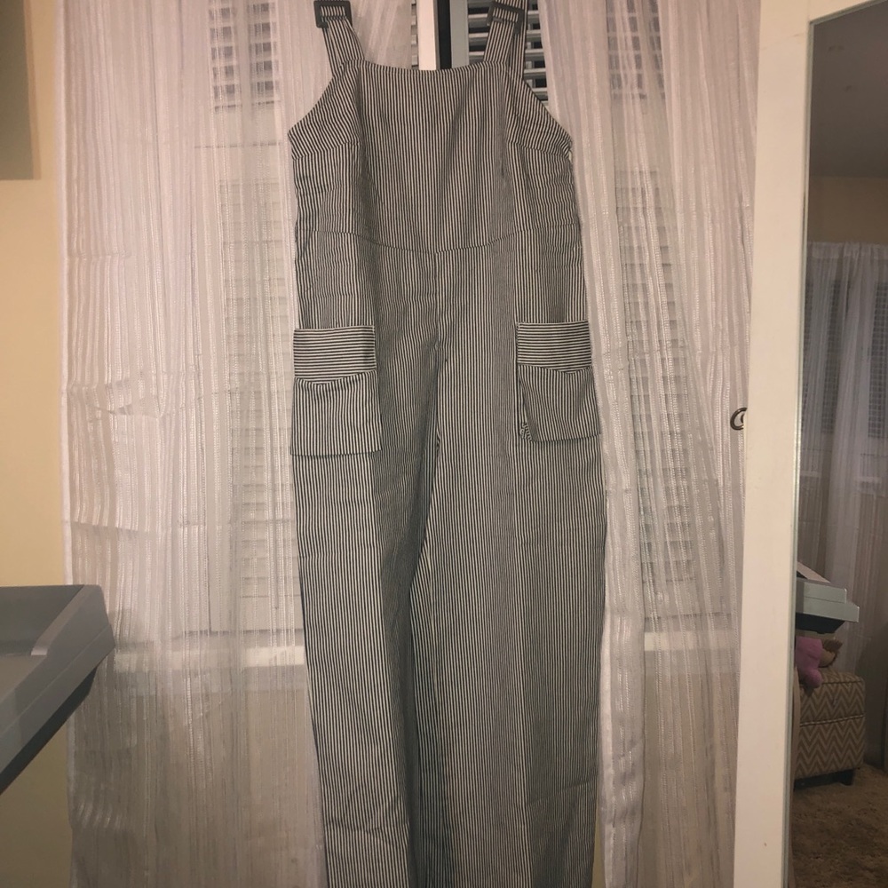 Romper - Picture 2 of 3